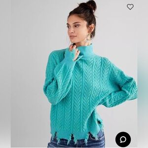 💙💚BKE Distressed Turtleneck Sweater💙💚Womens medium.